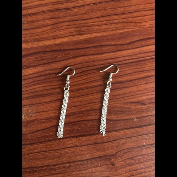 Paparazzi Earrings - Picture 2 of 3